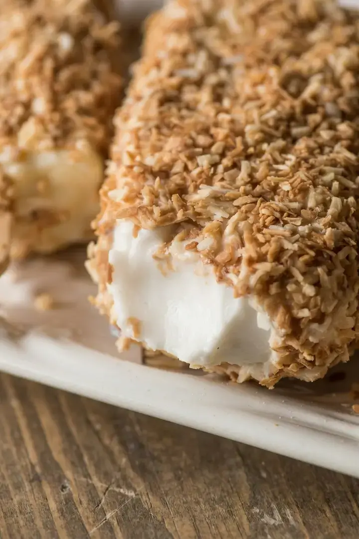 Creamy Coconut Popsicles for a Low Carb Summer Treat 12 A bit about making the creamy coconut popsicle filling