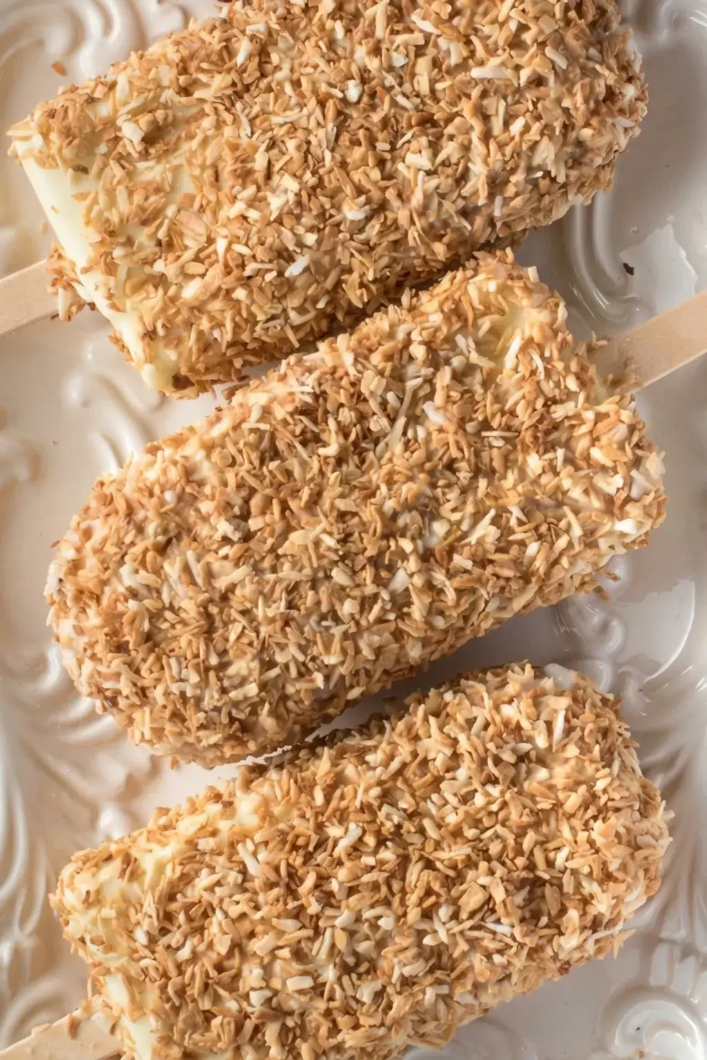 Creamy Coconut Popsicles for a Low Carb Summer Treat 9 Get your summer snack on with these low carb coconut popsicle bars!