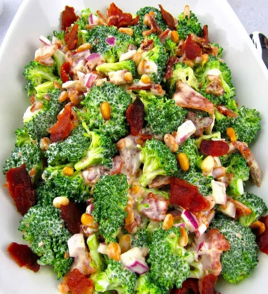 ️ Why You'll Love this Broccoli Salad Recipe