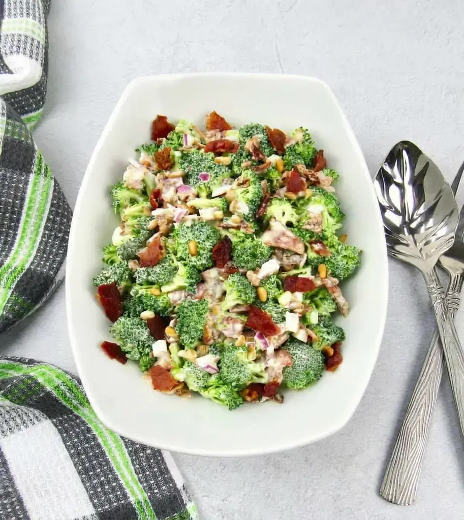 ️ Why You'll Love this Broccoli Salad Recipe