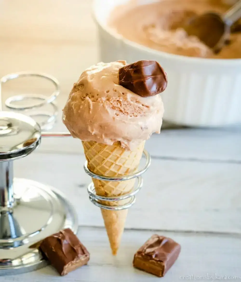 Milky Way Ice Cream Recipe with Caramel and Chocolate 11 Milky Way Ice Cream