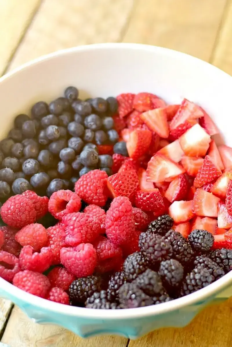 Mixed Berry Salad (Low Carb) for a Fresh Keto Picnic Side 9 Mixed Berry Salad (Low Carb) Instructions