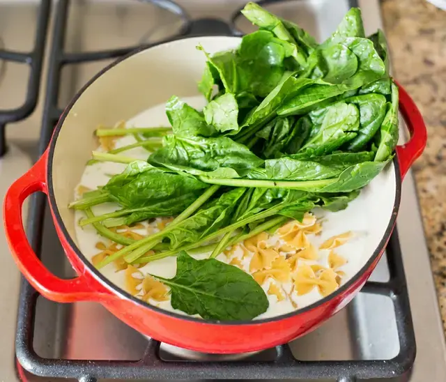 How to Make Alfredo Pasta in One Pot