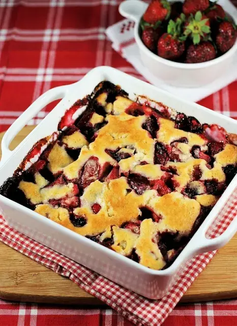 Fresh Strawberry Cobbler Ingredients