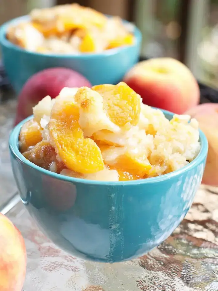 15 Frozen Peach Recipes to Enjoy All Year Long 3 3. Easy Peach Cobbler