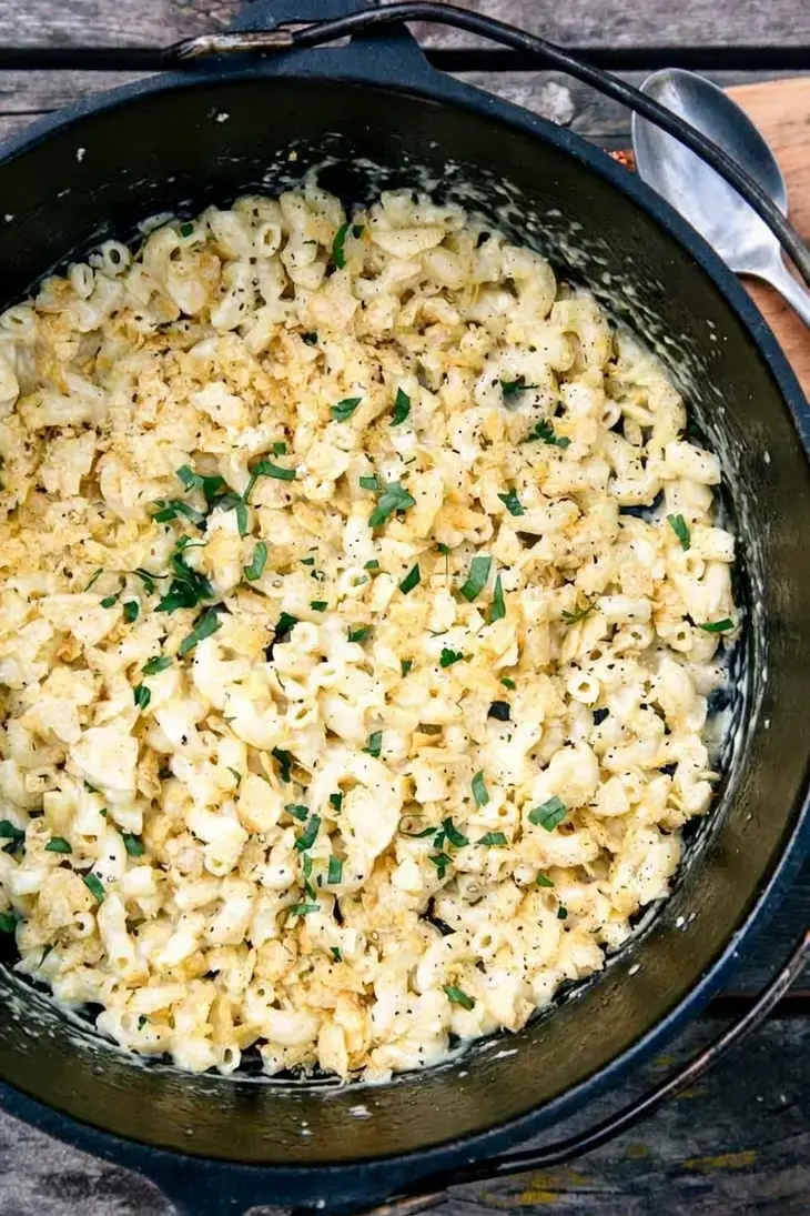 Dutch Oven Mac & Cheese