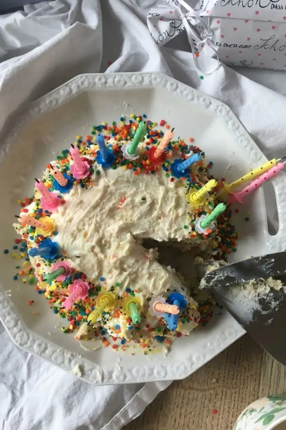 28Th Birthday Cake Ideas for a Stylish and Fun Celebration 4 3. Messy Cake