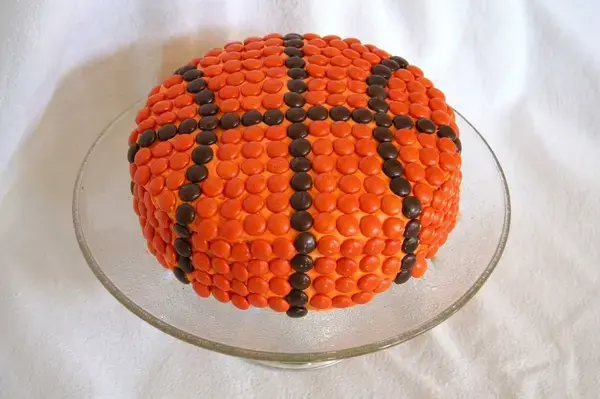 Birthday Cake Decorating Ideas You Can Do at Home for Easy, Fun Cakes 21 Basketball Cake