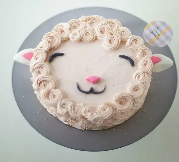 Birthday Cake Decorating Ideas You Can Do at Home for Easy, Fun Cakes 8 Fluffy Lamb Cake