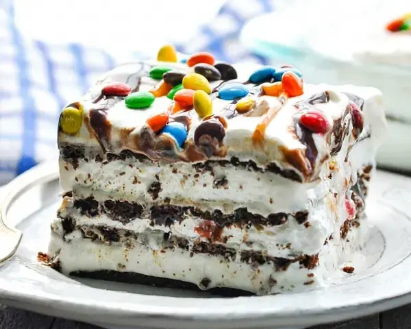 Birthday Cake Decorating Ideas You Can Do at Home for Easy, Fun Cakes 26 Ice Cream Sandwich Cake