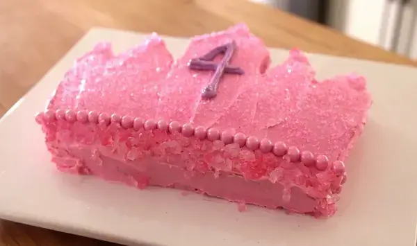 Birthday Cake Decorating Ideas You Can Do at Home for Easy, Fun Cakes 24 Princess Crown Cake