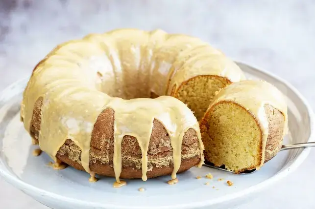 Birthday Cakes For Adults: 14 Sophisticated Ideas for Grown-Up Celebrations 16 Caramel Baileys pound cake