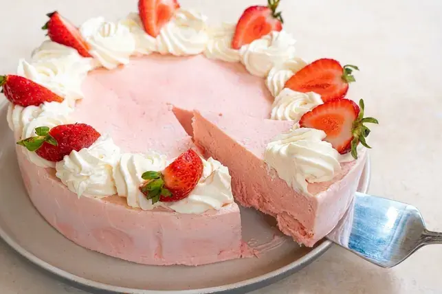 Birthday Cakes For Adults: 14 Sophisticated Ideas for Grown-Up Celebrations 10 Frozen strawberry cheesecake