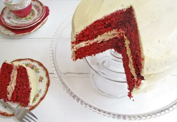 Birthday Cakes For Adults: 14 Sophisticated Ideas for Grown-Up Celebrations 4 Red velvet cake