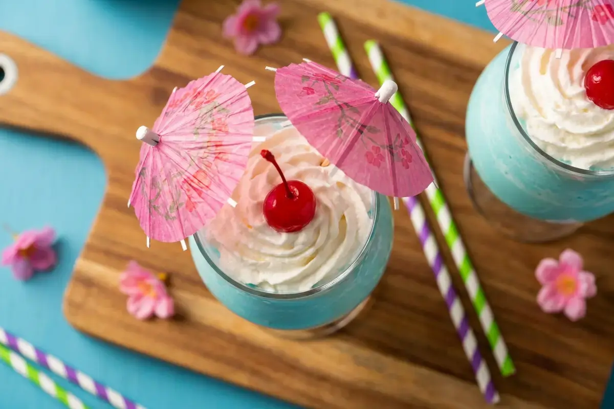 How to Make a Blue Pina Colada