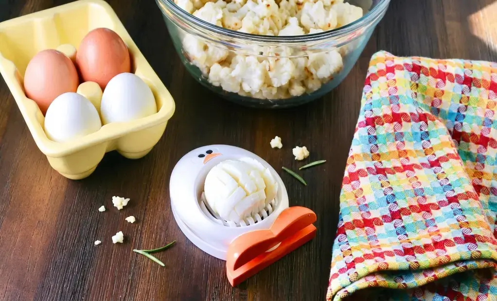 Prepare the cauliflower