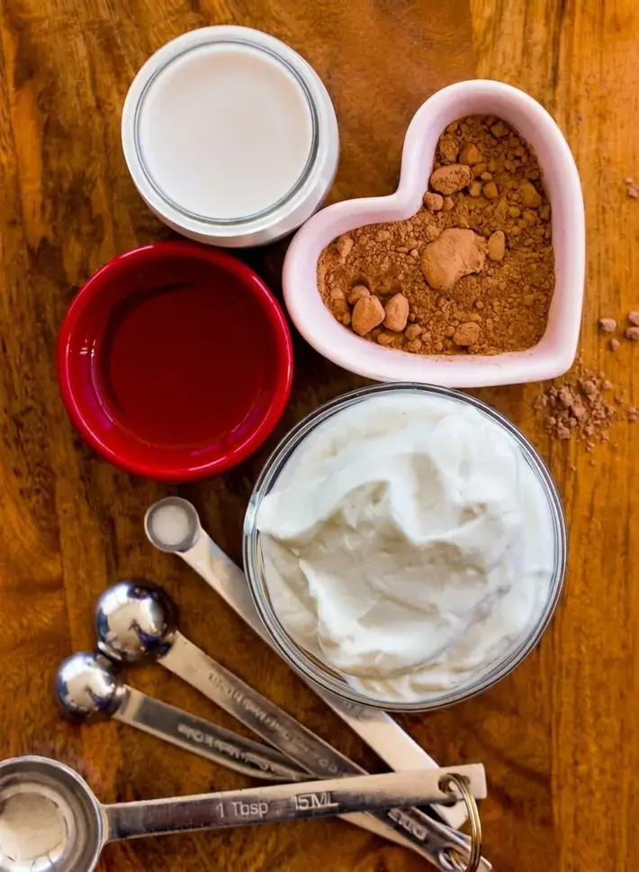Healthy chocolate smoothie ingredients