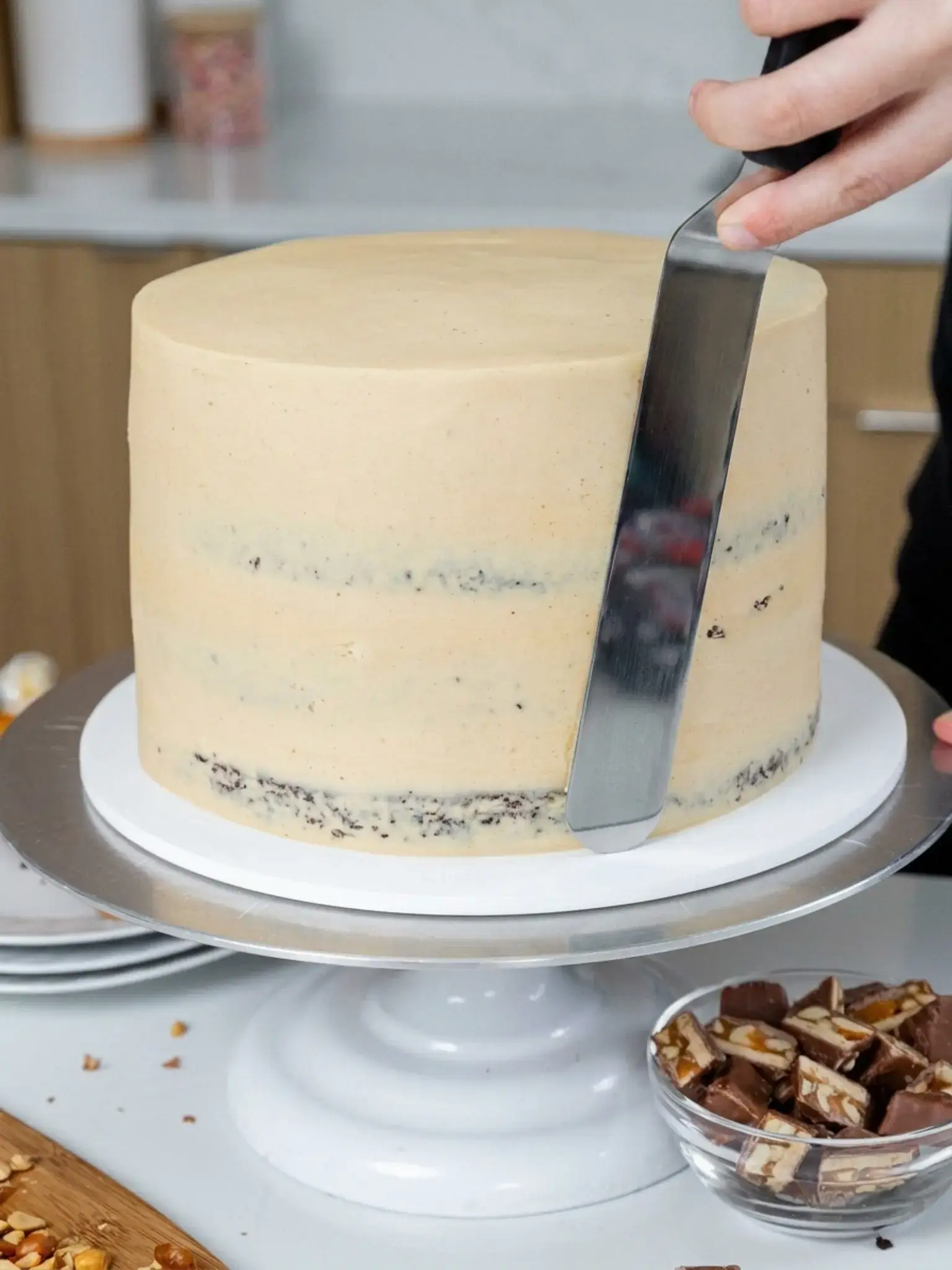 Step 5: Chill and Frost the Cake