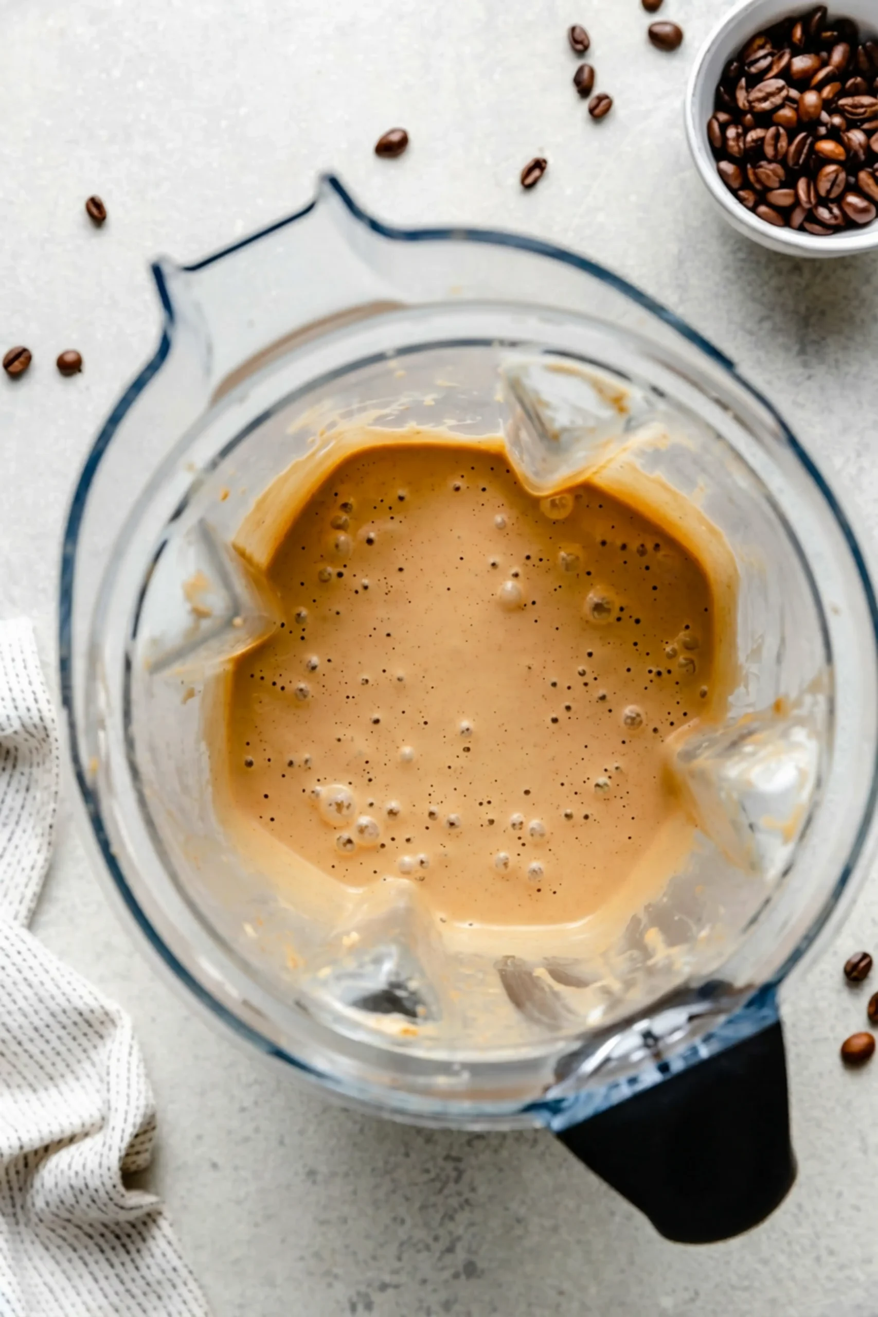 How to Make a Coffee Banana Smoothie