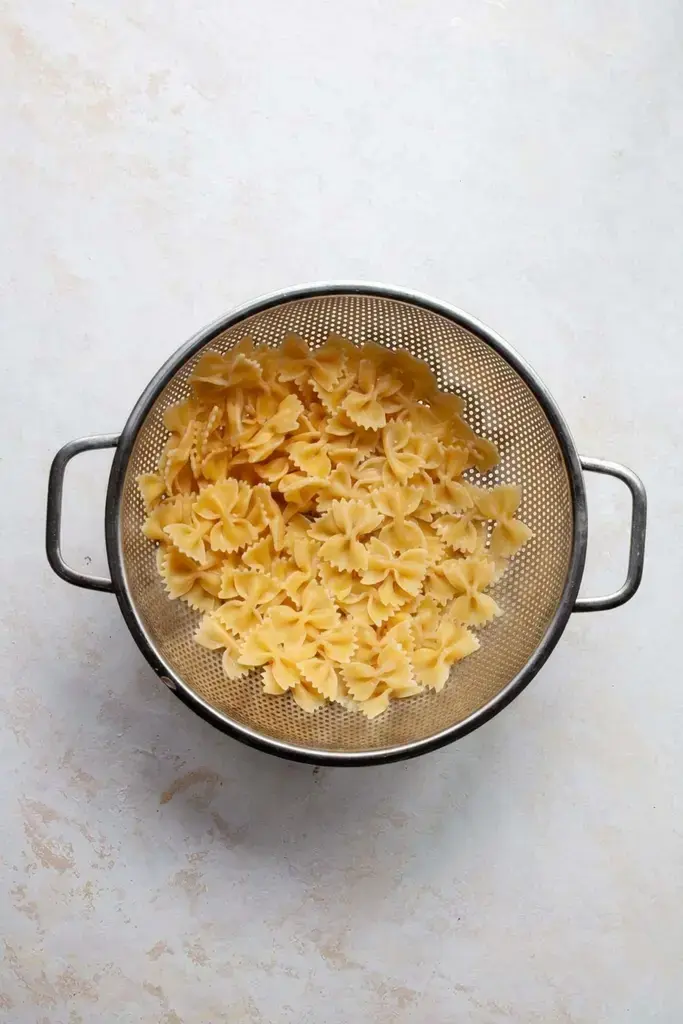 Step-by-step how to make pasta chips in the air fryer