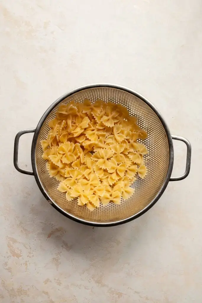 Step-by-step how to make pasta chips in the air fryer