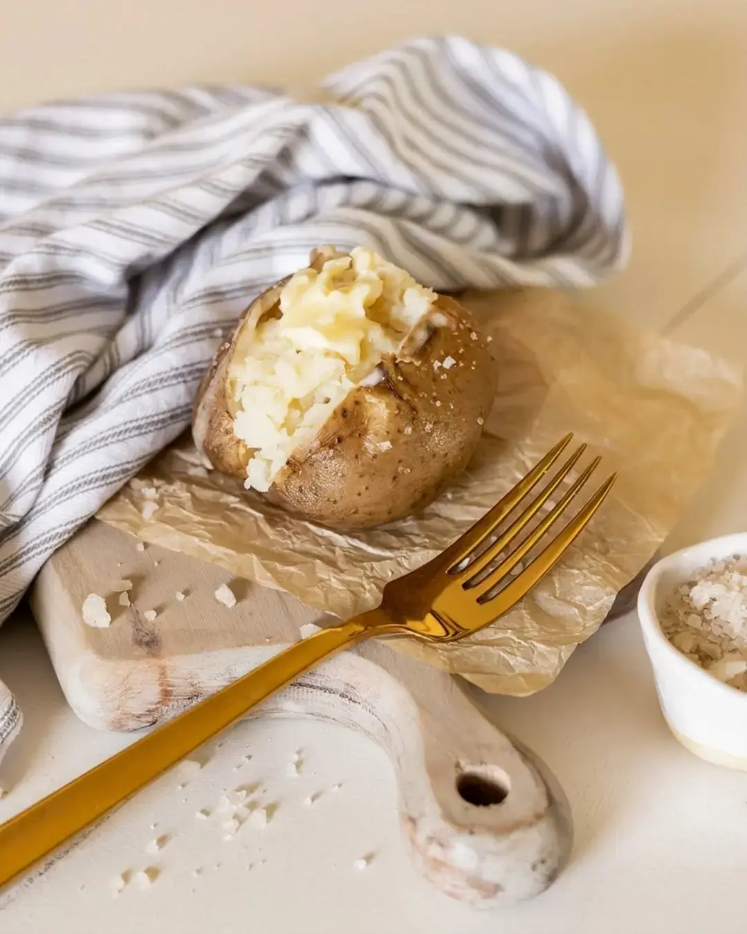 How to Make Baked Potatoes in a Crock Pot