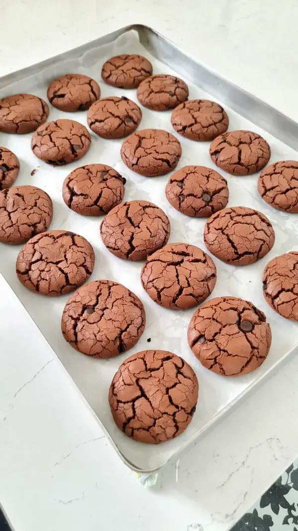 Damak Catlatan Browni Kurabiye: Turkish Chocolate Brownie Cookies 34 Damak Çatlatan Browni Kurabiye Tarifi Fotoğraflı Yapılışı