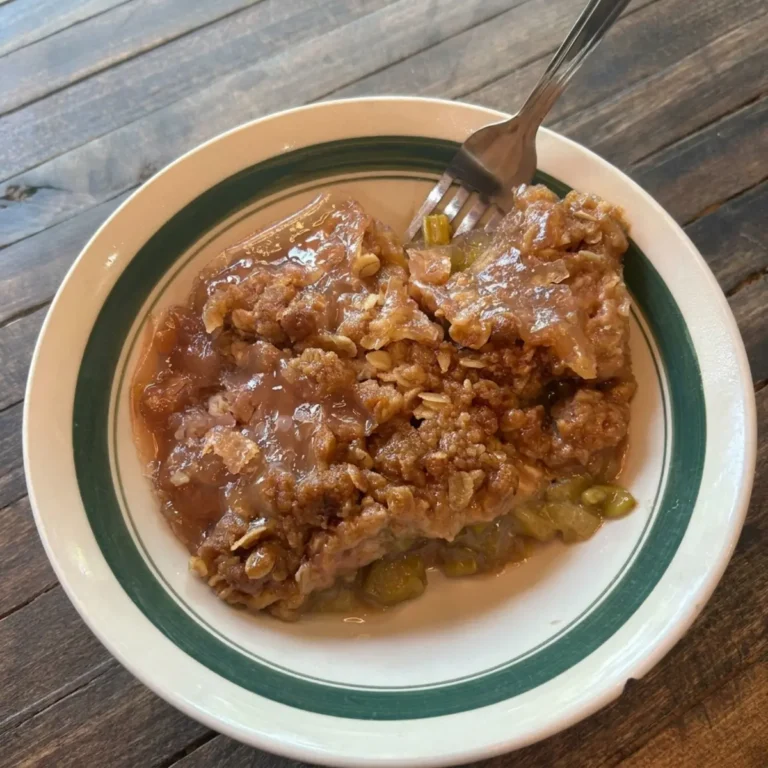 Rhubarb Crunch Recipe for a Family Favorite Spring Dessert 20 Rhubarb Crunch