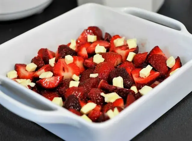 Best Strawberry Cobbler Recipe with Buttery Biscuit Topping 2 How to Make Fresh Strawberry Cobbler