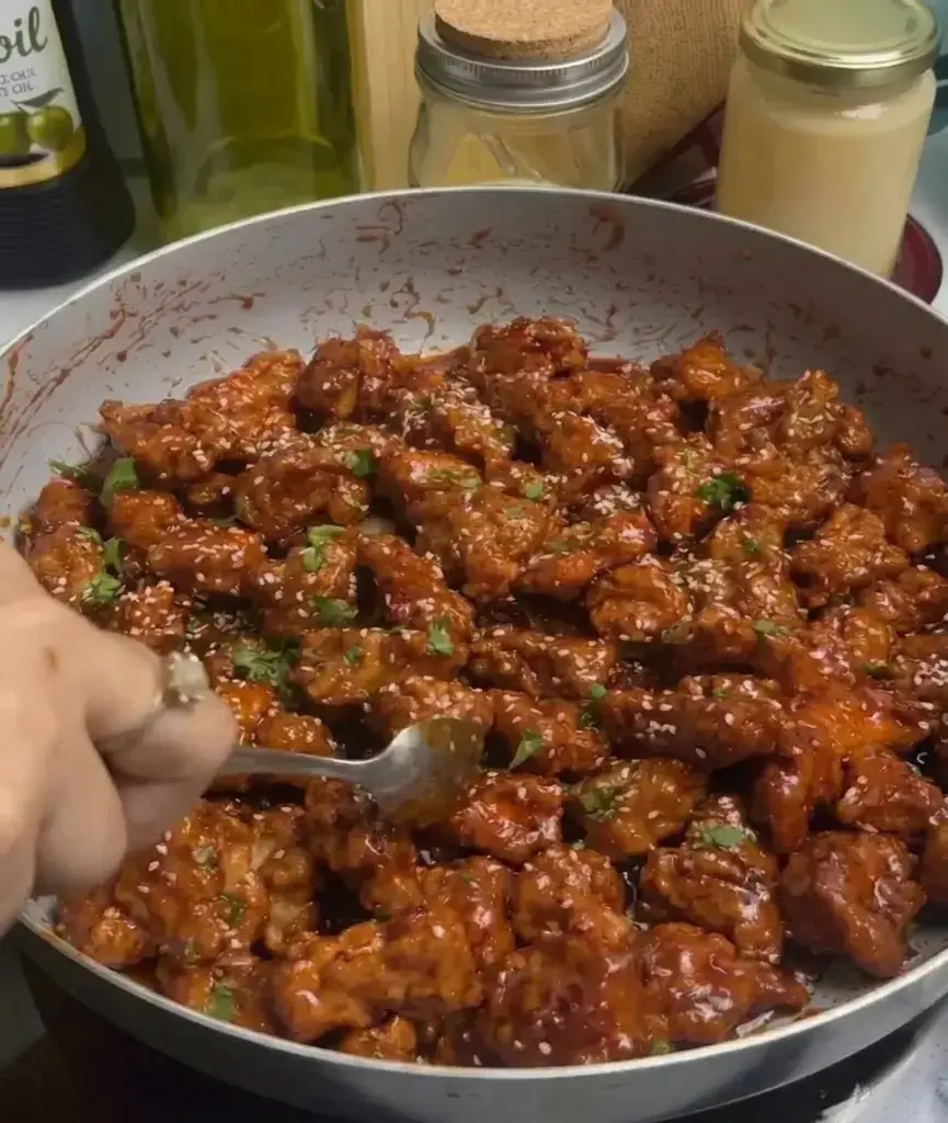 3. Crockpot Garlic Honey Chicken Light Bowl