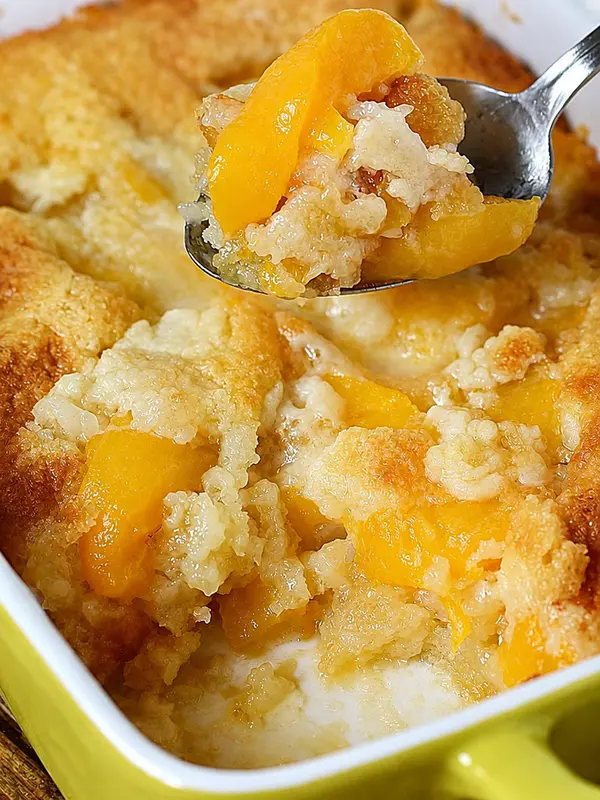 Super Easy Peach Cobbler