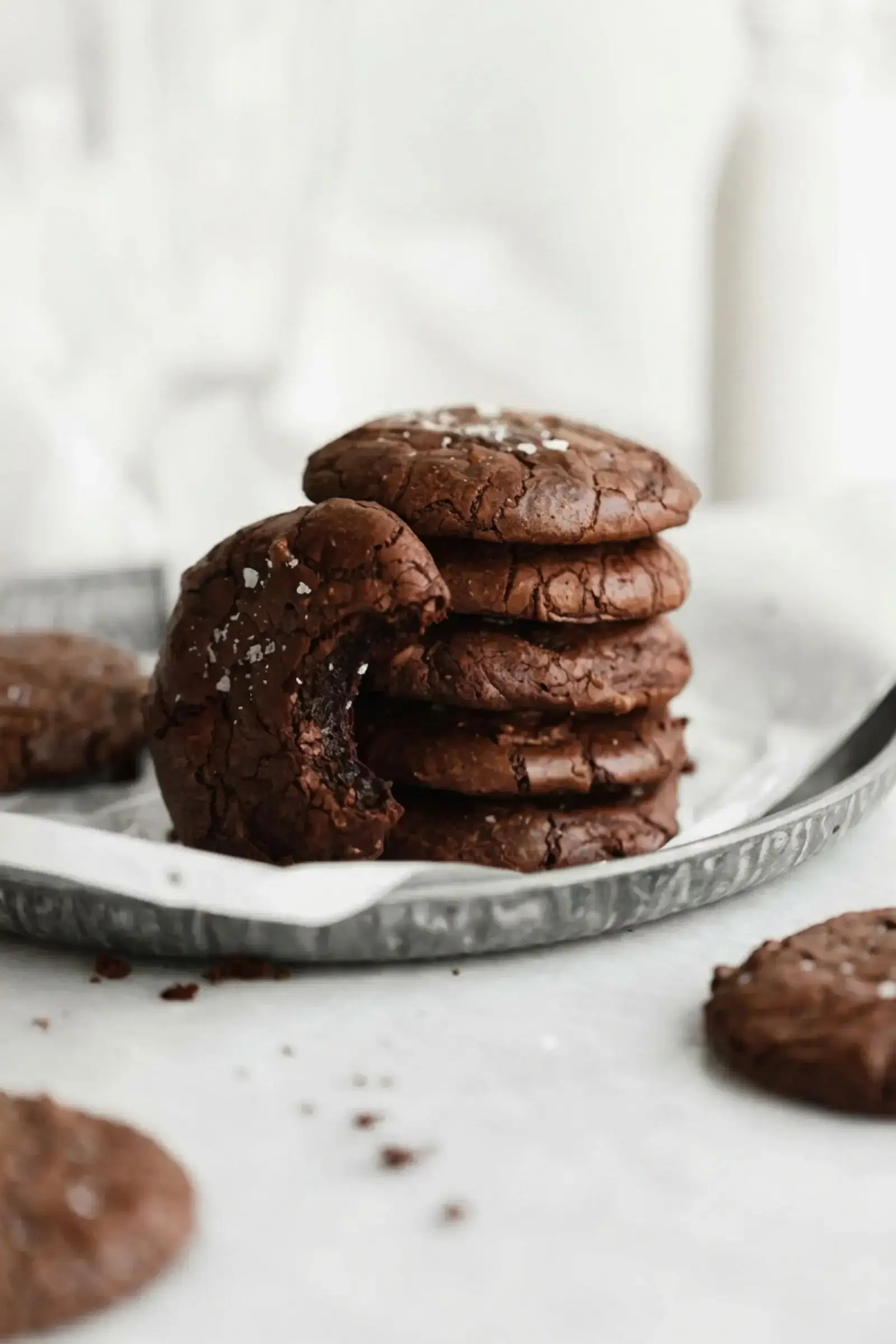 Super Fudgy Brownie Cookies with Crispy Edges and a Gooey Center 17 How to store chocolate brownie cookies