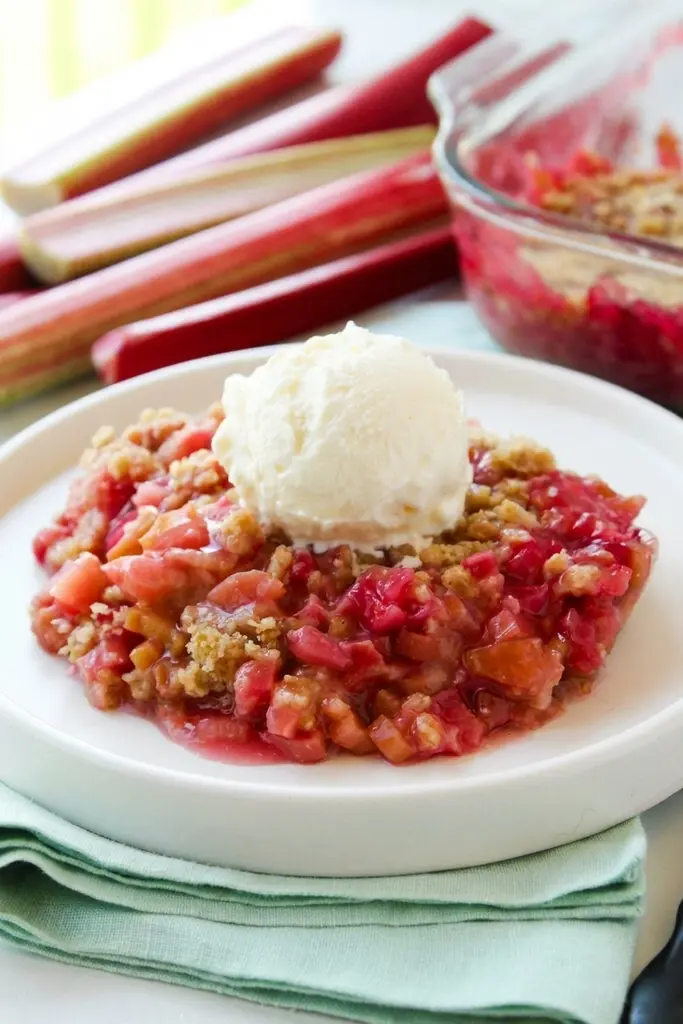 The Crisp That Converts Rhubarb Skeptics!