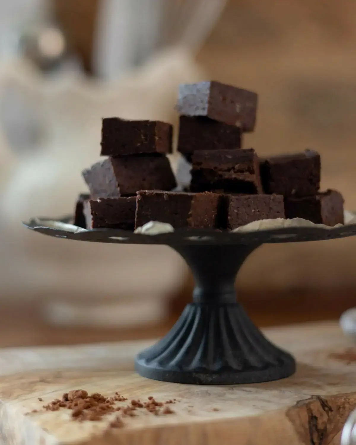 Three Ingredient Date Fudge Recipe for a 10 Minute No Bake Dessert 6 How to Make the Three-Ingredient Date Fudge