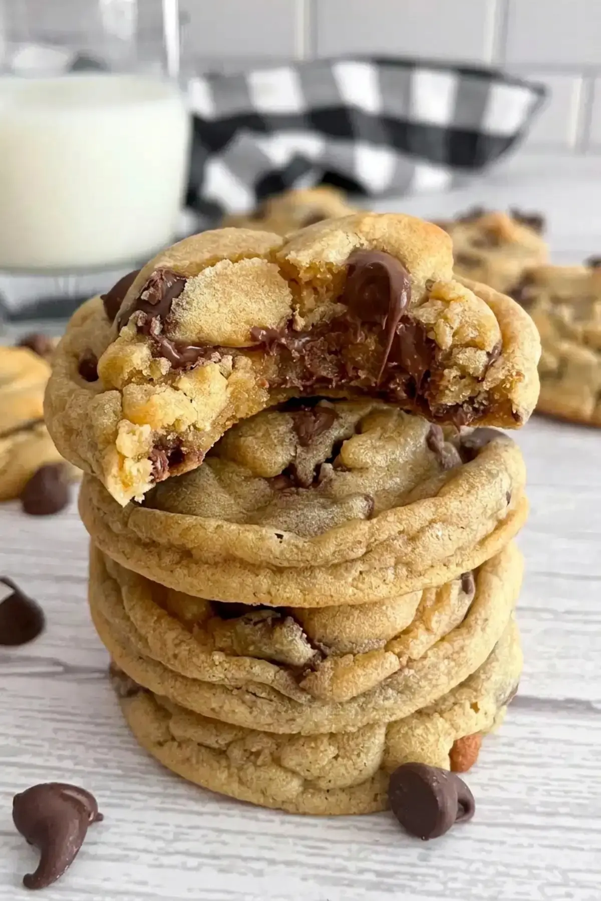 Crumbl Chocolate Chip Cookie, How to Make This Crumbl Chocolate Chip Cookie Recipe