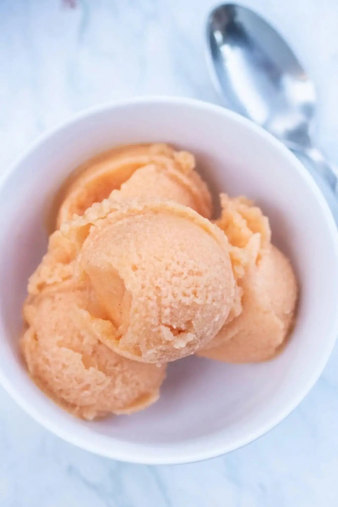 Fresh peaches for homemade sorbet