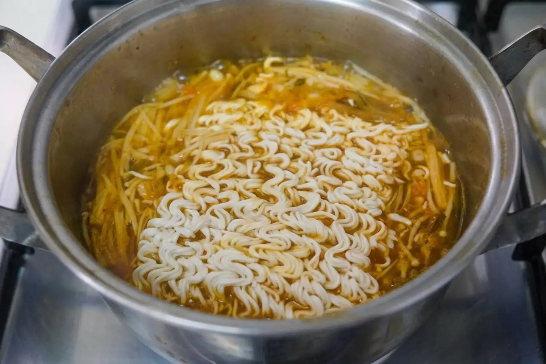 WHAT YOU'LL NEED FOR THE BROTH: