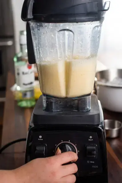 How to Make a Frozen Piña Colada 5
