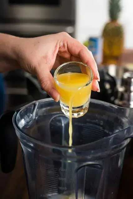 How to Make a Frozen Piña Colada 1