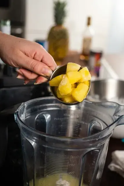 How to Make a Frozen Piña Colada 3