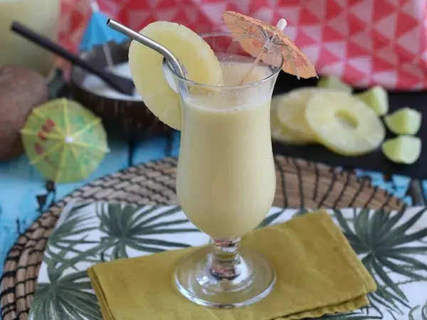 Pina Colada Sin Alcohol Receta Rapida Fid Mocktail 31 Lime added to the mocktail preparation