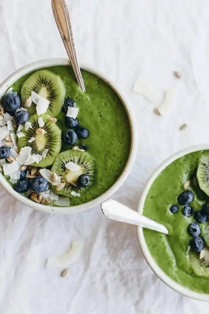 20 Best Smoothie Recipes, Clean Green Smoothie Bowl