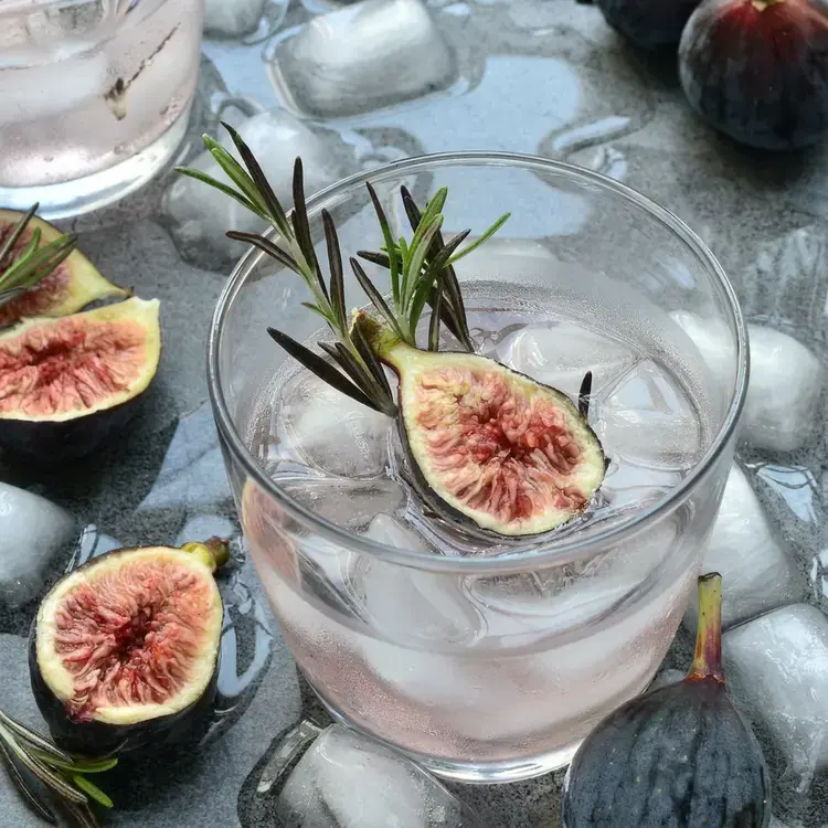 35 Fruit-Infused Water Recipes for Healthy, Sugar-Free Hydration 4 35 Fruit-Infused Water Recipes, Fig, Rosemary and Fennel