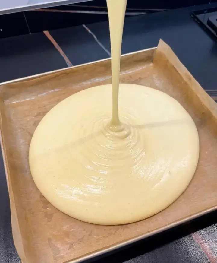 Chinese Swiss Roll, Step 5: Bake the Sponge