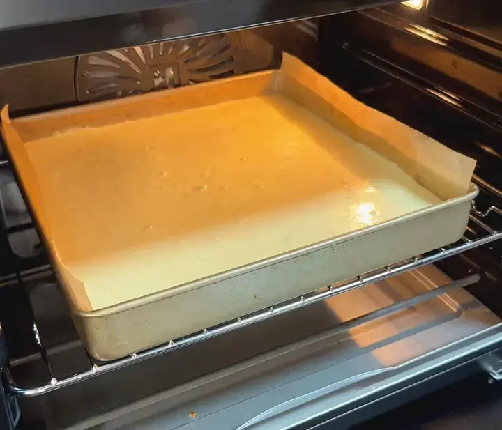 Chinese Swiss Roll, Step 5: Bake the Sponge