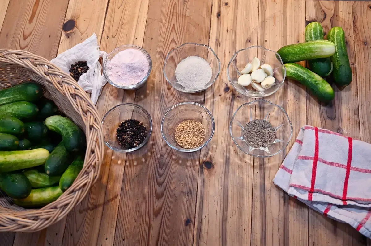Easy Garlic Dill Pickle Recipe, Ingredients Needed