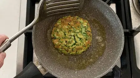 Hamburger Di Zucchine, Pan Cook and Serve