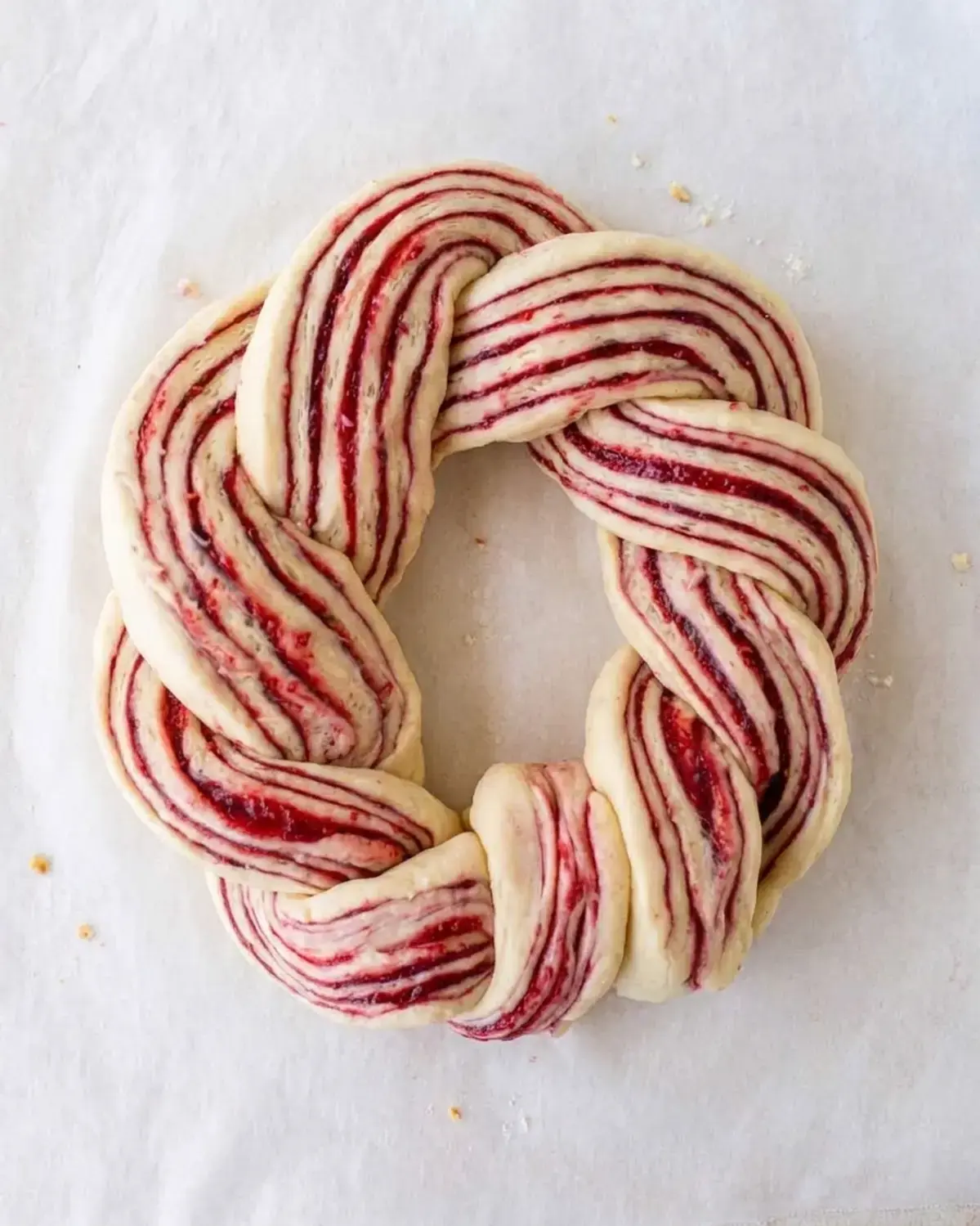 Raspberry And Pistachio Wreath Recipe, How to assemble the wreath