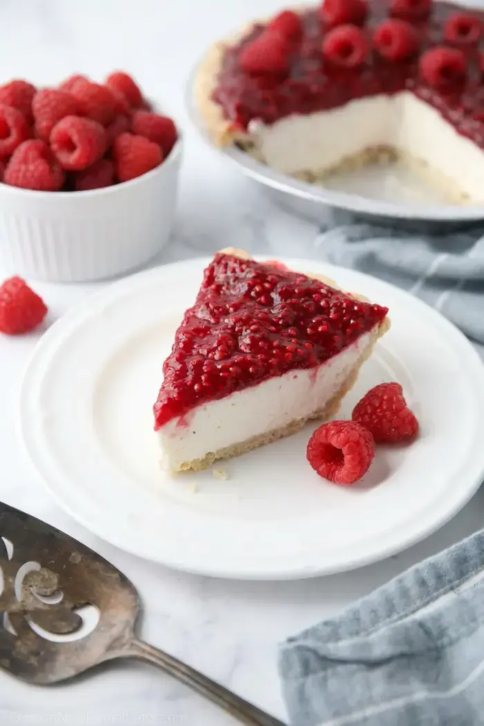 Raspberry Cream Pie Recipe with a No-Bake Cream Cheese Filling 18 Raspberry Cream Pie, Assemble the Raspberry Cream Cheese Pie