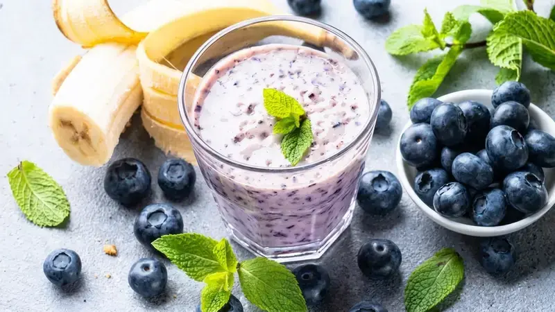 10 Low Calorie Smoothie Recipes for Easy Healthy Breakfasts 5 Blueberry Banana Smoothie